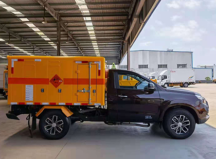 磐石爆破器材运输车